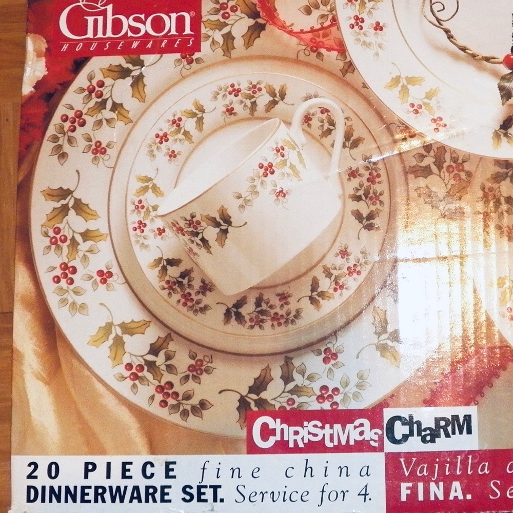 20 Piece Estate Set Christmas Charm